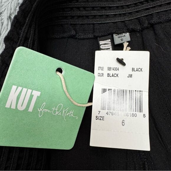 Kut from the Kloth Celeste Pull On Fray Hem Black Shorts Size 6 NWT - Picture 4 of 8